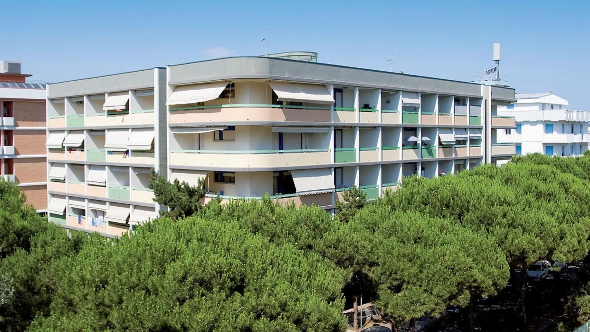 Enjoy The Sun From The Balcony Of Our Studio Bibione